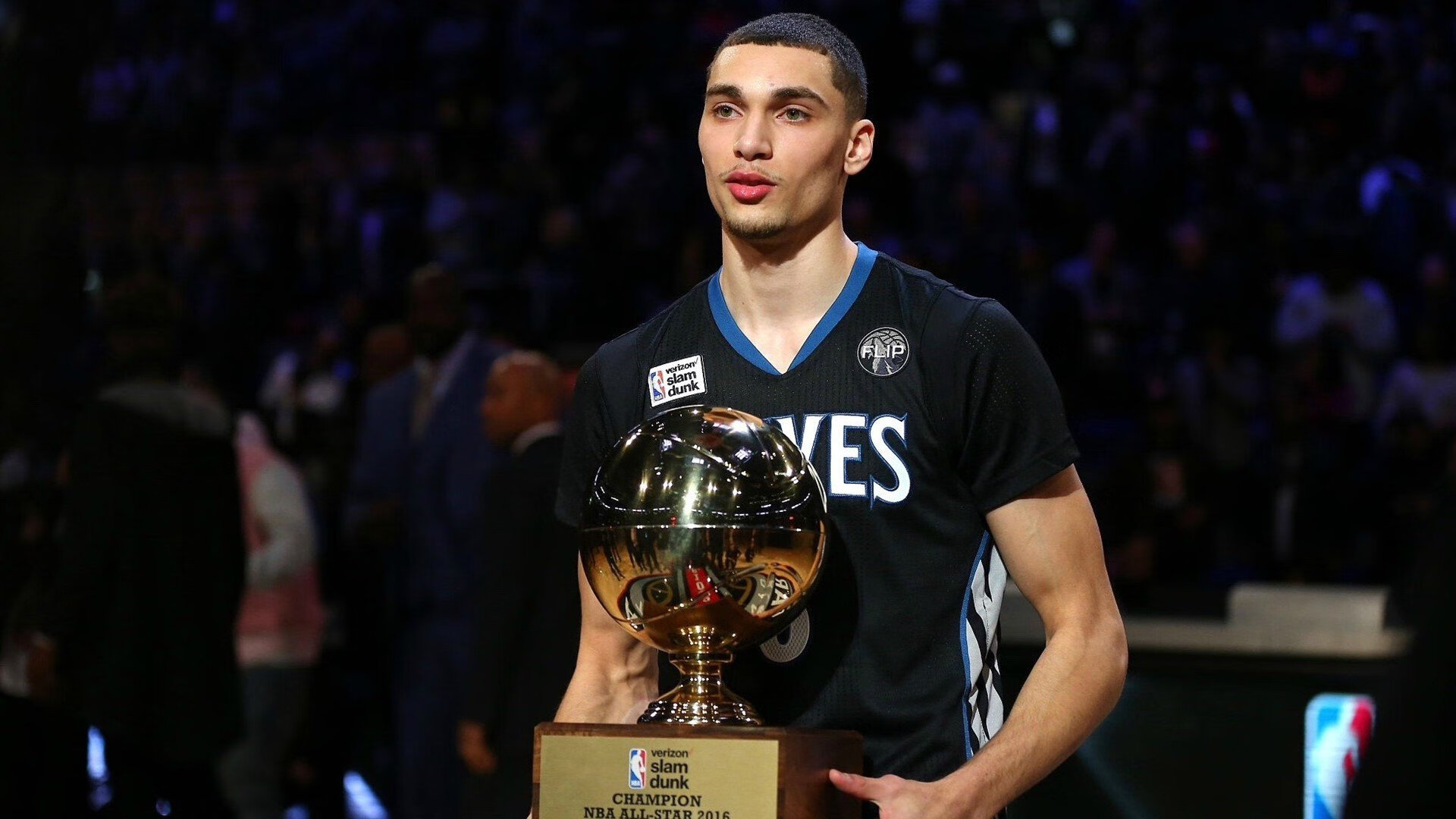 kaiyun网站-全员参战：年轻球员如何在关键时刻挺身而出？，全面球员